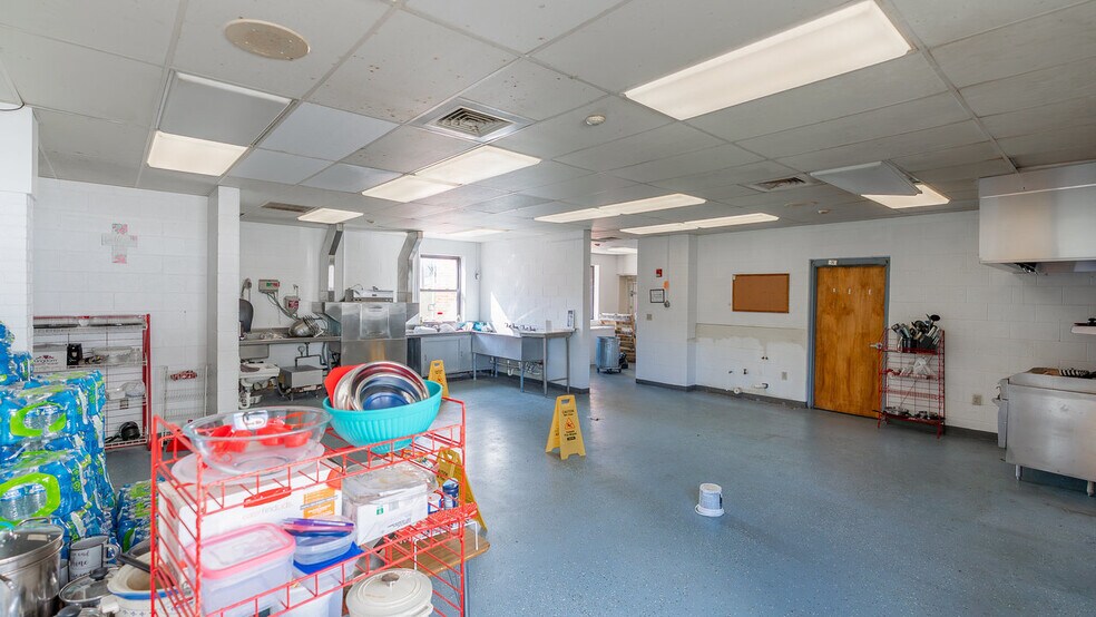 More Photos Of 81 Evick Dr, Franklin Flex For Sale