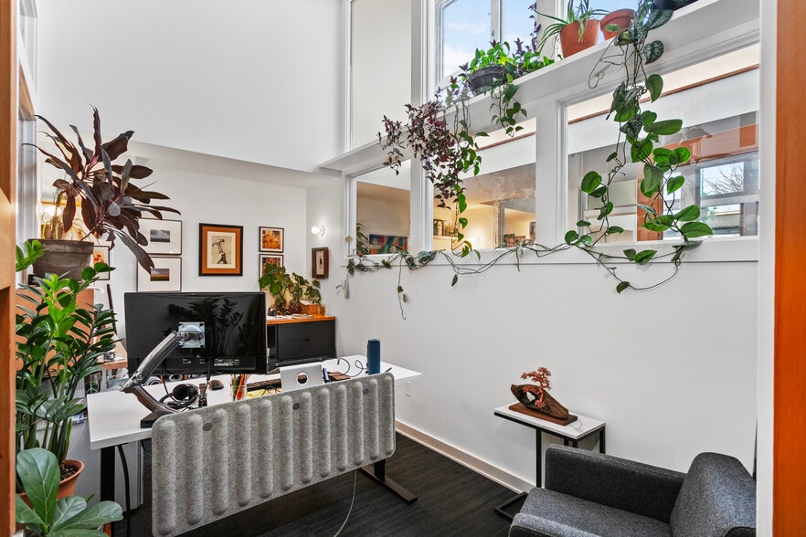 More Photos Of 1020 SE Harrison St, Portland Loft Creative Space For Sale