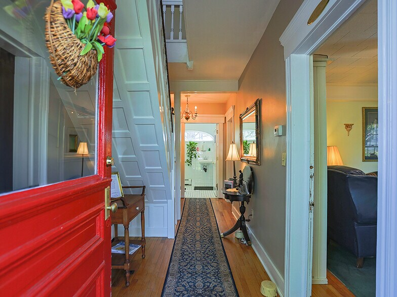 More Photos Of 19 Hill St, Goshen Office For Sale