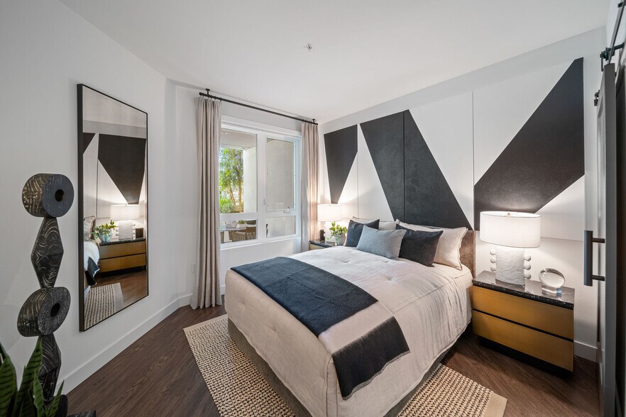 More Photos Of 585 Anton Blvd, Costa Mesa Apartments For Lease