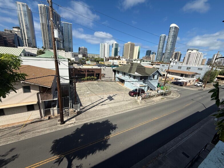 More Photos Of 1303 Rycroft St, Honolulu Restaurant For Sale