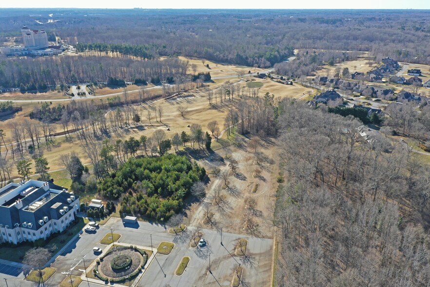 More Photos Of 4506 Weybridge Ln, Greensboro Office Residential For Lease
