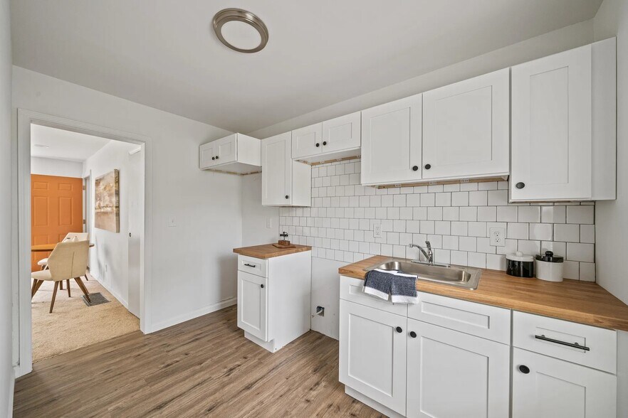 More Photos Of 3000 E 49th St, Kansas City Apartments For Sale