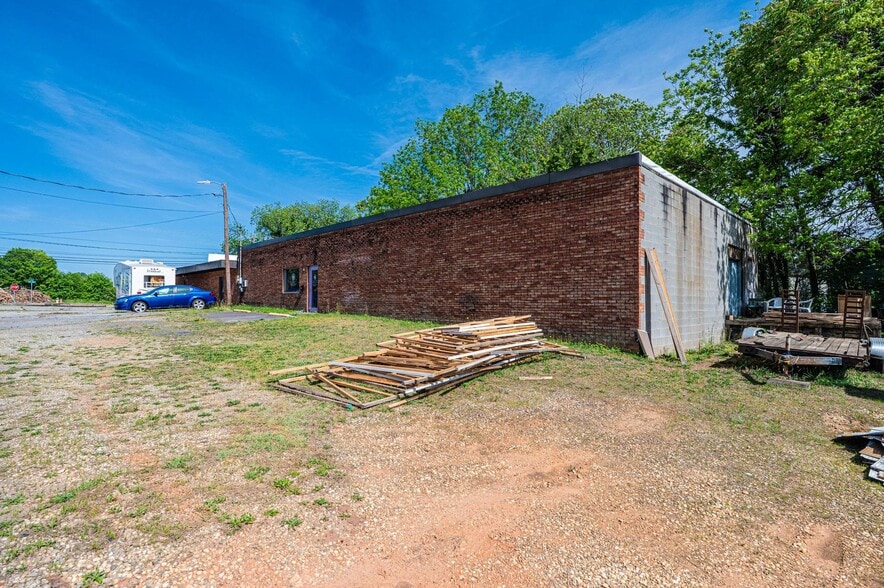 More Photos Of 304 Virginia St SW, Lenoir Storefront Retail Office For Sale