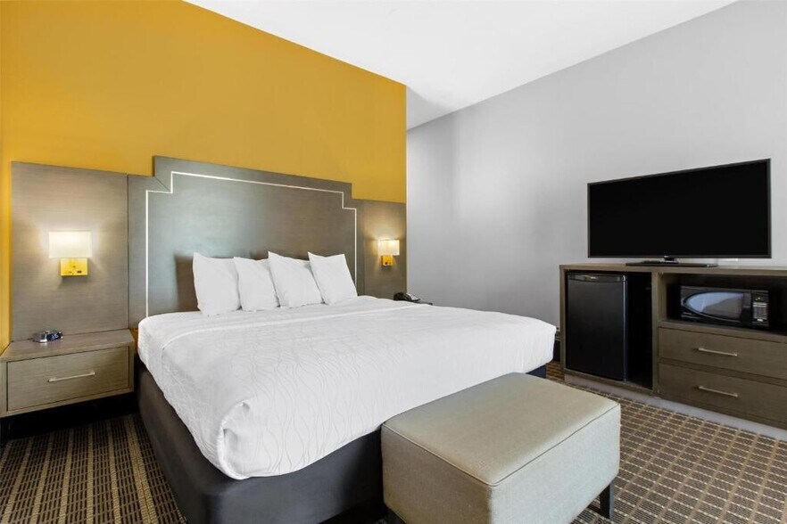 More Photos Of 13600 Hartman Ln, Walker Hotel For Sale