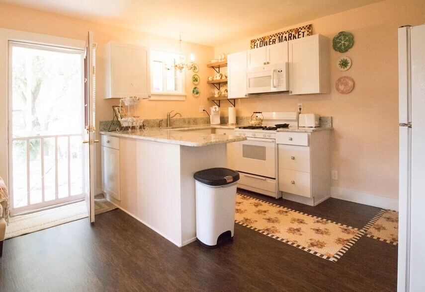 More Photos Of 102 Holly St, Colorado Springs Apartments For Sale