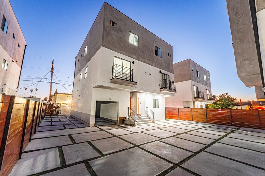 More Photos Of 4842 W 17th St, Los Angeles Apartments For Sale