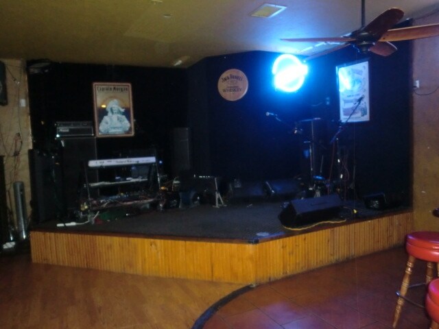 More Photos Of 305 E American Ave, Oracle Bar For Sale