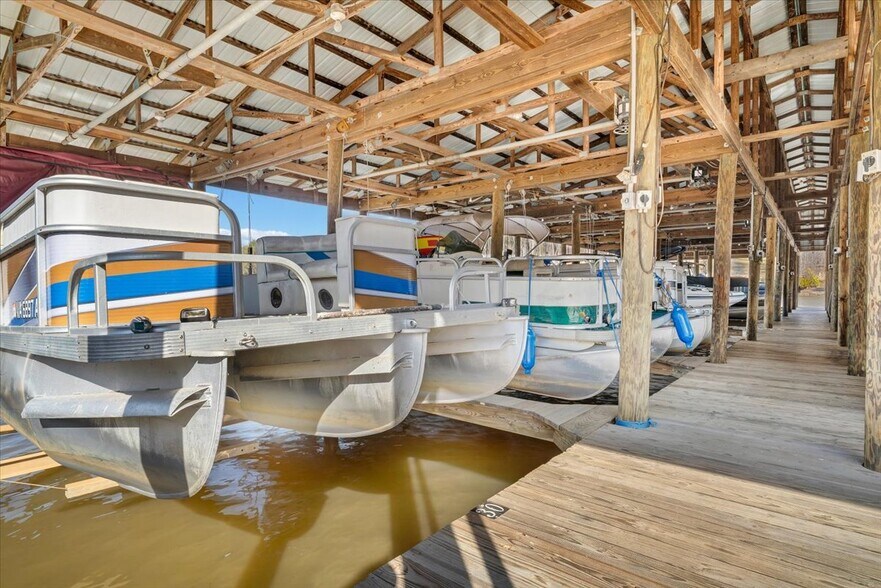 More Photos Of 2200 Old Salem School Rd, Union Hall Marina For Sale