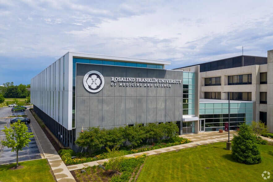 More Photos Of 3333 Green Bay Rd, North Chicago Office For Lease