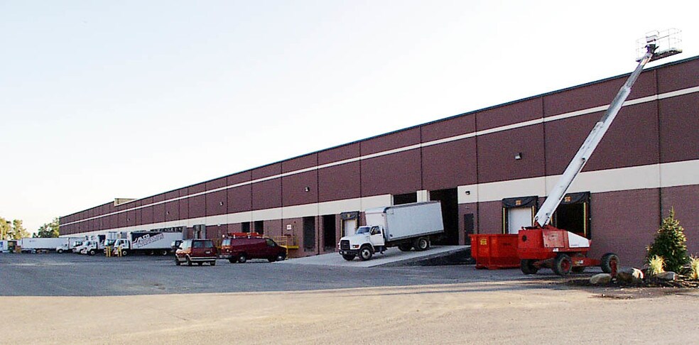More Photos Of 5575 Venture Dr, Parma Warehouse For Lease