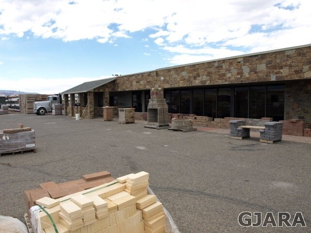More Photos Of 711 S 15th St, Grand Junction Storefront For Sale