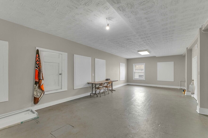 More Photos Of 7500 Bessemer Ave, Cleveland Manufacturing For Lease
