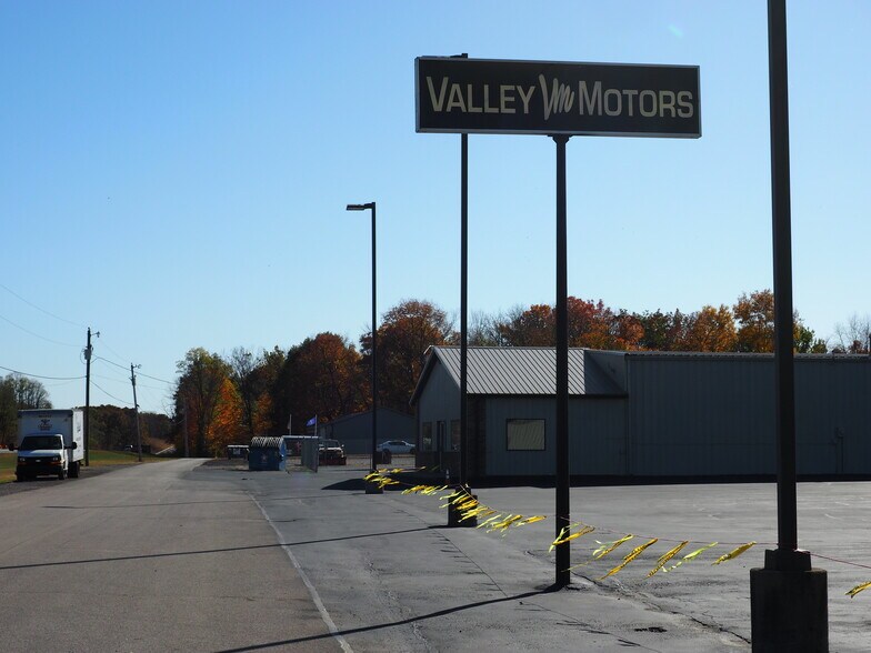 More Photos Of 9430 N Karen Dr, Mooresville Light Distribution For Lease