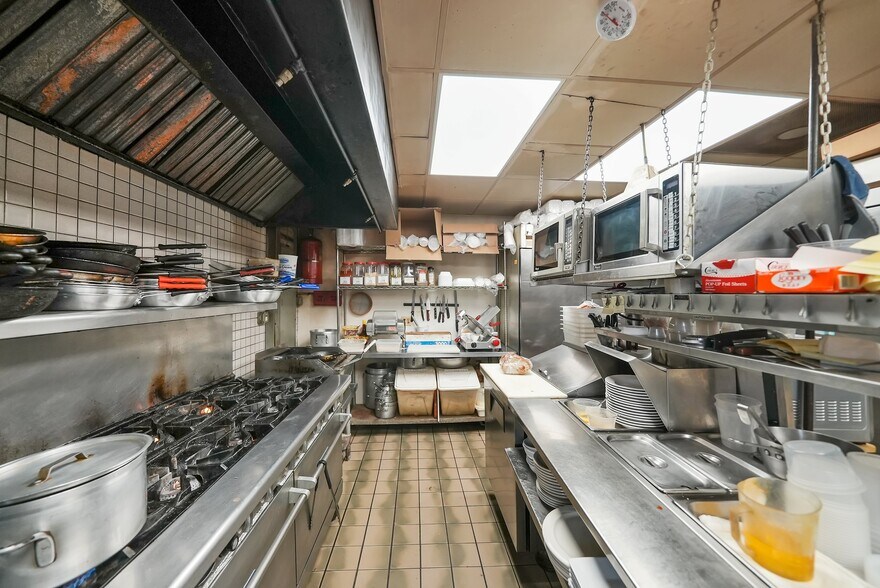 More Photos Of 5772 S Archer Ave, Chicago General Retail For Sale