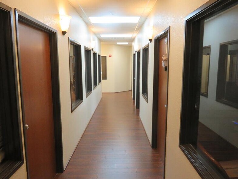 More Photos Of 4900 SE Loop 820, Fort Worth Office For Lease