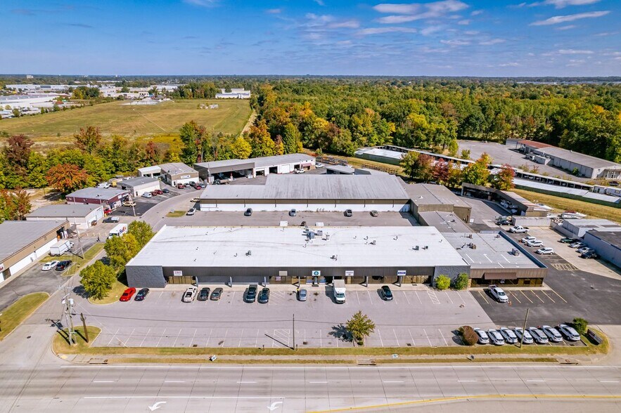 More Photos Of 4735 Poplar Level Rd, Louisville Light Distribution For Lease