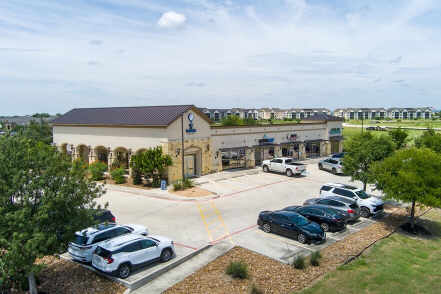 More Photos Of 2163 Stephens Pl, New Braunfels Storefront Retail Office For Lease
