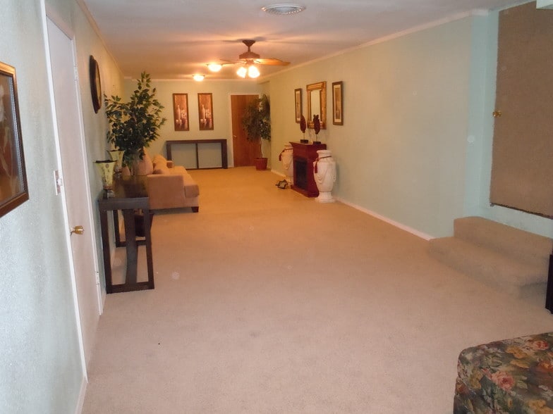 More Photos Of 2024 N Maplewood Ave, Tulsa Religious Facility For Sale