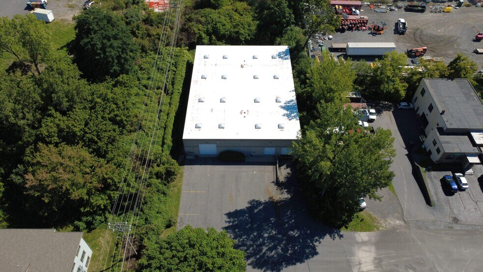 More Photos Of 117 Game Rd, Syracuse Warehouse For Lease