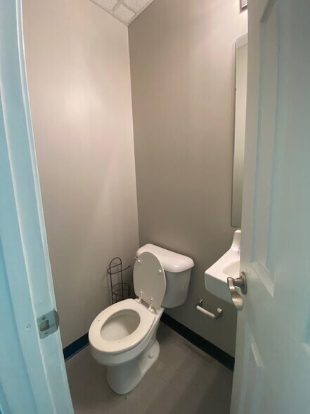 More Photos Of 331 Waldron Rd, La Vergne Unknown For Lease