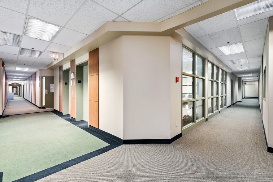 More Photos Of 315 Rue Macdonald, St-Jean Office For Lease