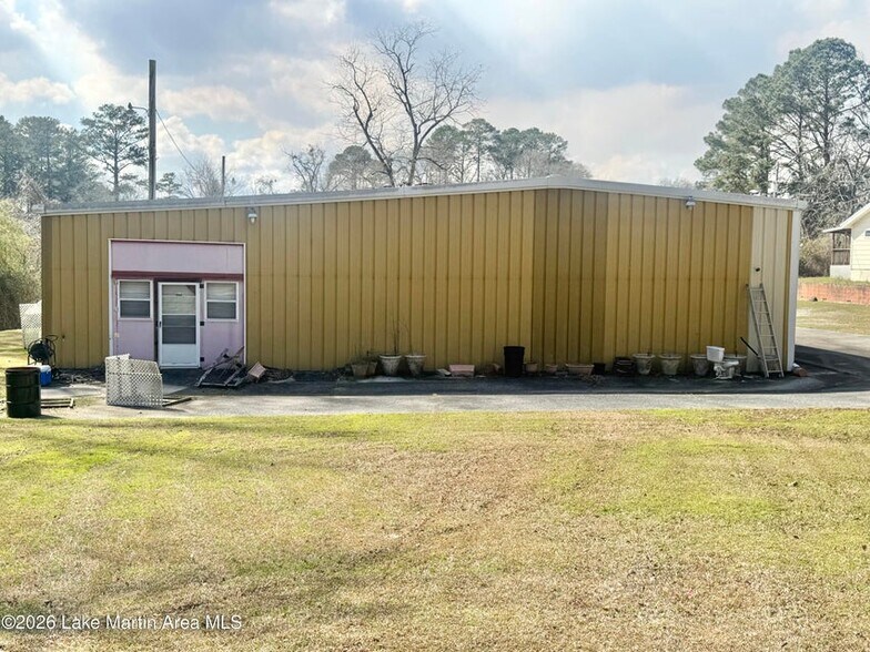 More Photos Of 835 Marshall St, Alexander City Specialty For Sale