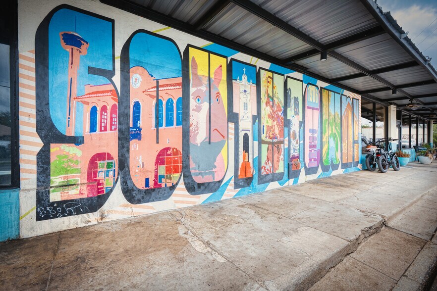 More Photos Of 1012-1032 S Presa St, San Antonio Unknown For Lease