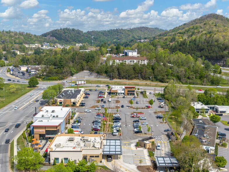 More Photos Of 15-40 Peaks Center Ln, Asheville General Retail For Sale