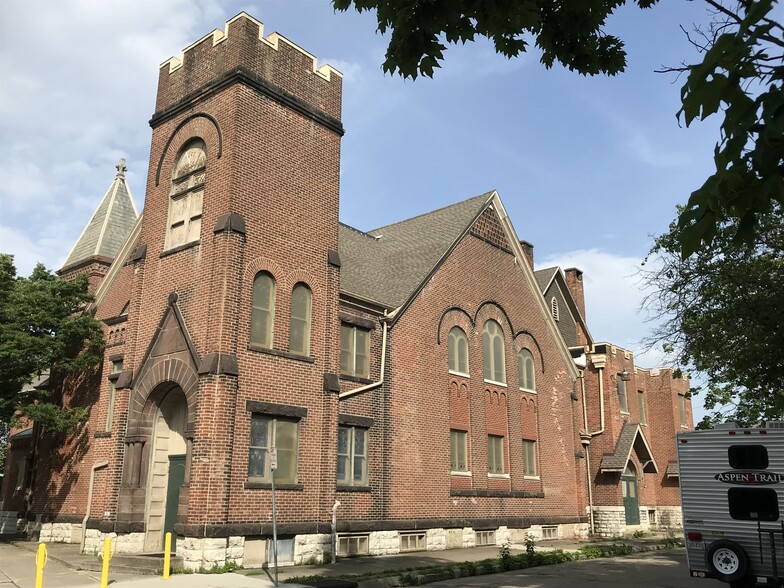 More Photos Of 433 Oak St, Dayton Religious Facility For Sale