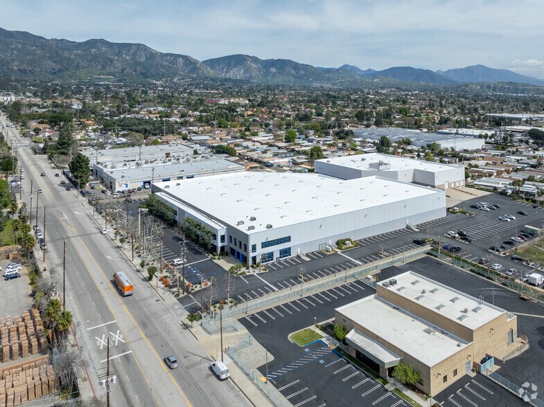 More Photos Of 15624 Roxford St, Sylmar Warehouse For Lease