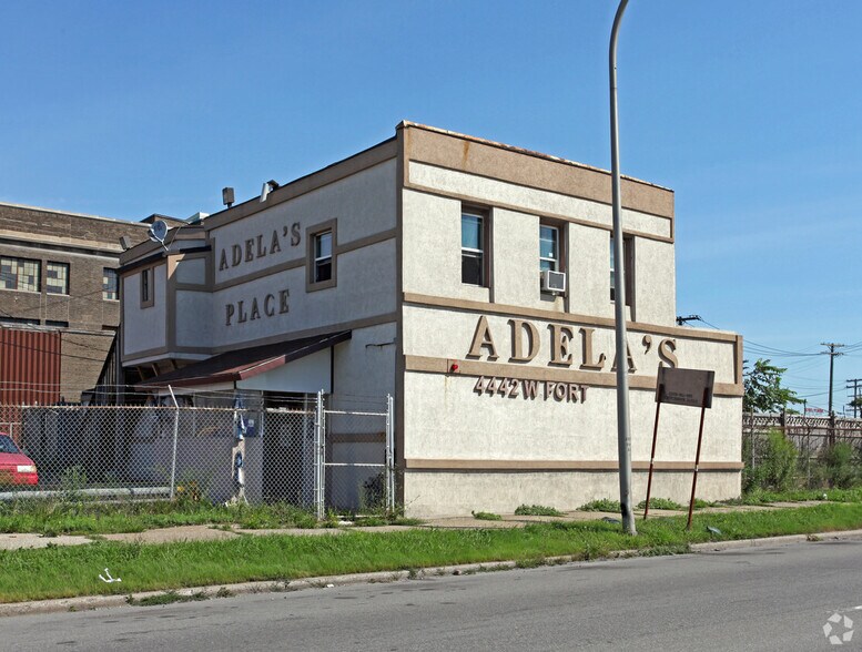 More Photos Of 4438-4466 W Fort St, Detroit Bar For Sale