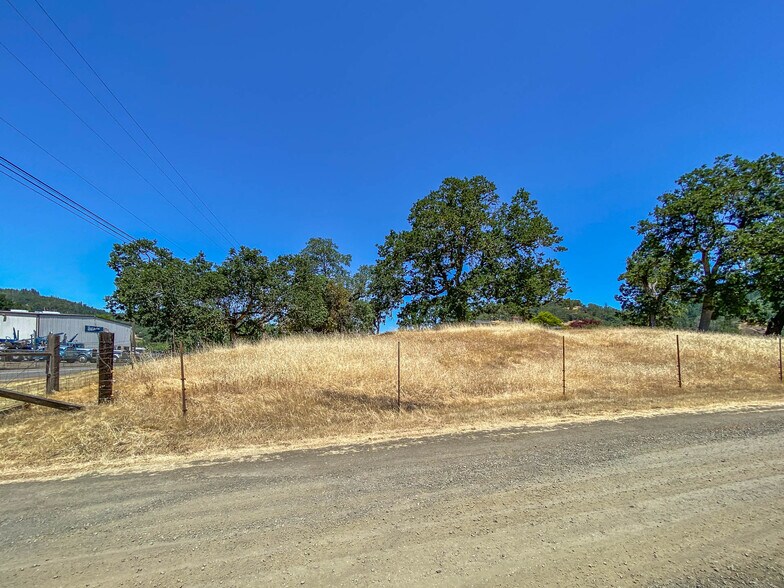 More Photos Of 8017 Old Highway 99 N, Roseburg Distribution For Sale