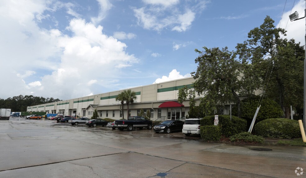 More Photos Of 500 Ellis Rd N, Jacksonville Warehouse For Lease
