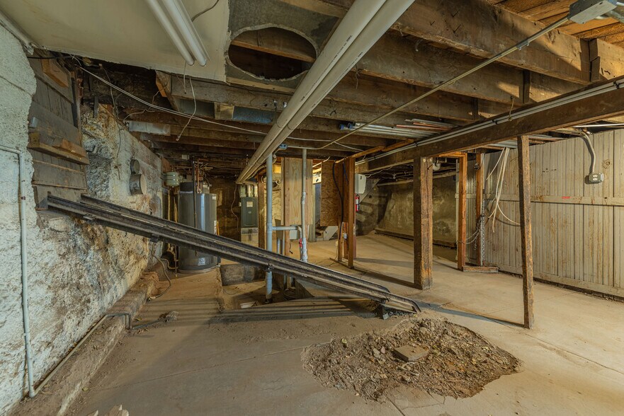 More Photos Of 901 E C St, Pueblo Storefront Retail Residential For Sale