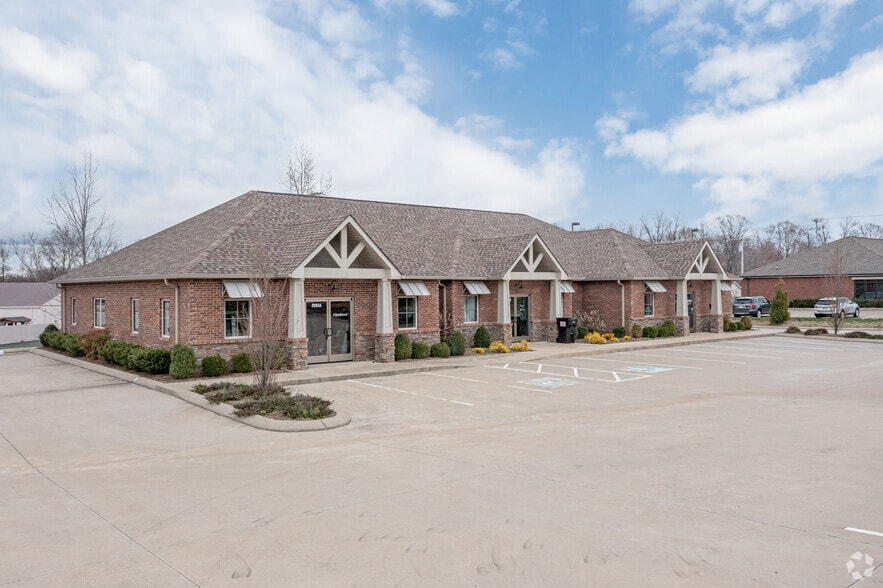 Primary Photo Of 2693 Townsend Ct, Clarksville Medical For Lease