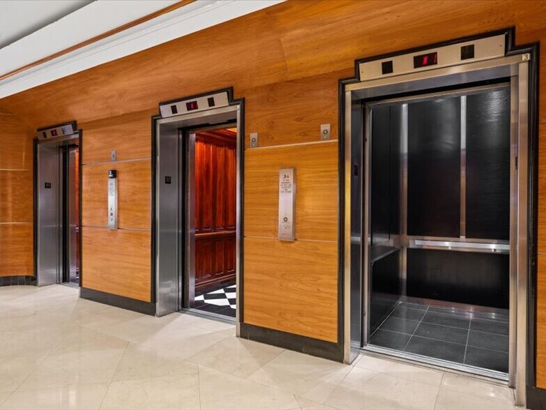 More Photos Of 848 Brickell, Miami Office For Lease