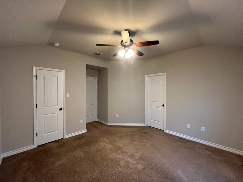 More Photos Of 6303 Luglio Ln, San Antonio Multifamily For Sale