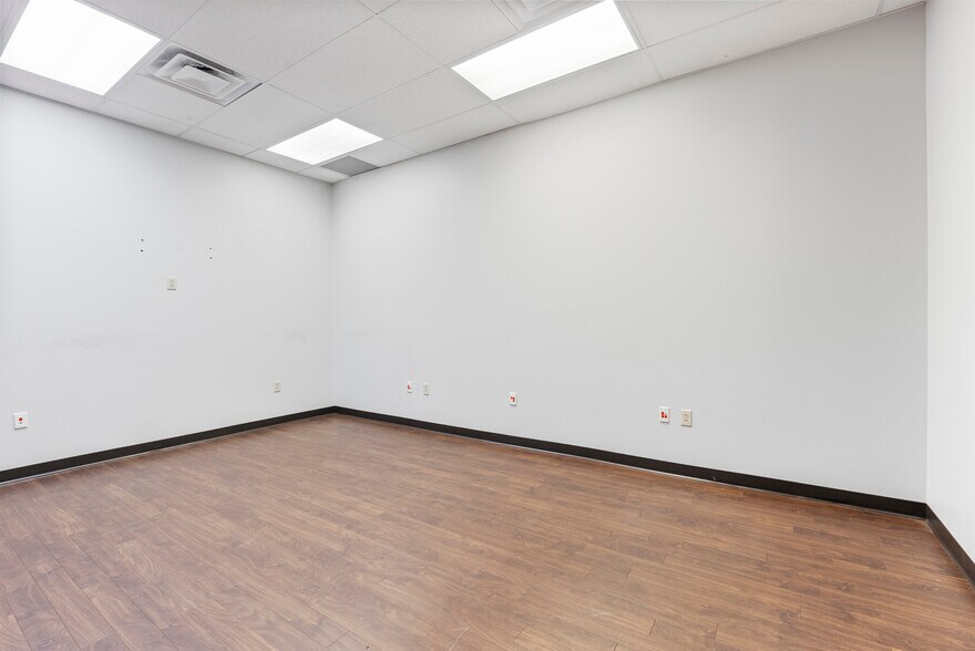 More Photos Of 2125 College Ave, Conway Freestanding For Lease