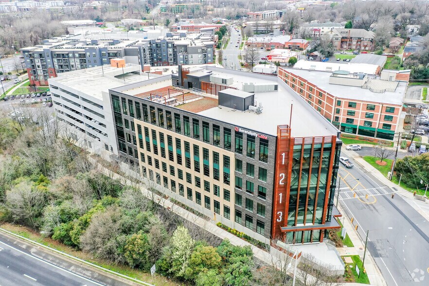 More Photos Of 1213 W Morehead St, Charlotte Coworking Space