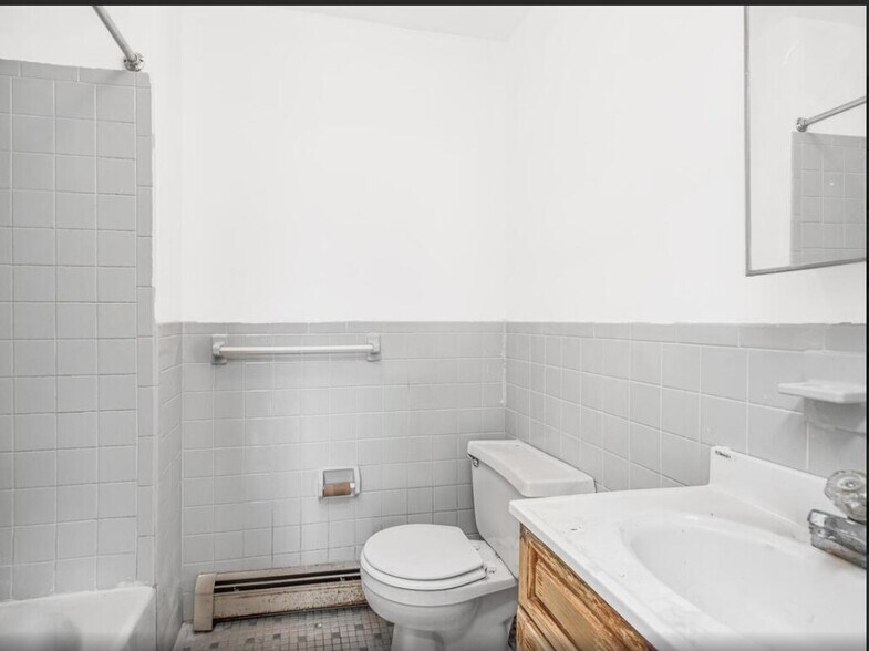 More Photos Of 156 Palisade Ave, Yonkers Multifamily For Sale