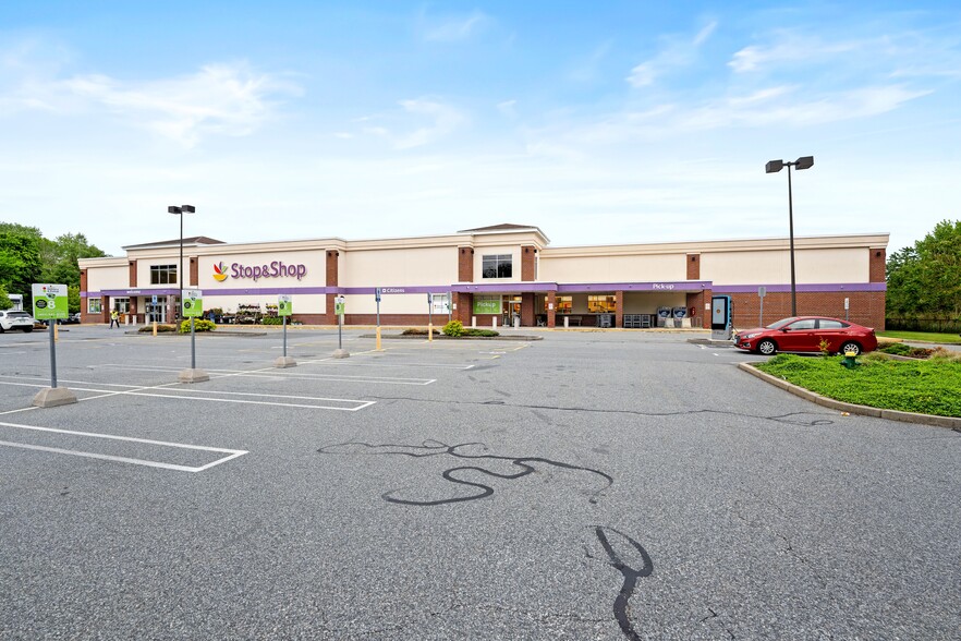 More Photos Of 275 Warwick Ave, Cranston Supermarket For Sale