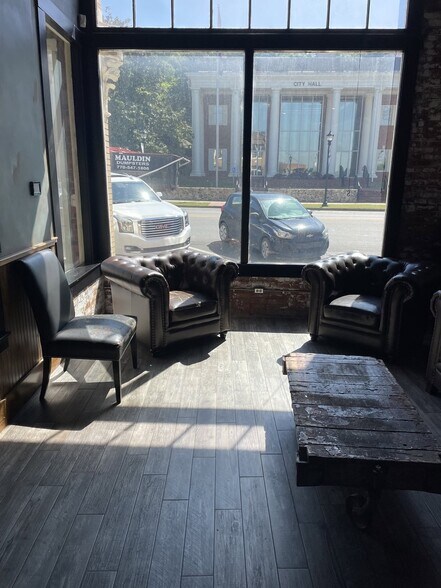More Photos Of 209 S Wall St, Calhoun Storefront For Lease