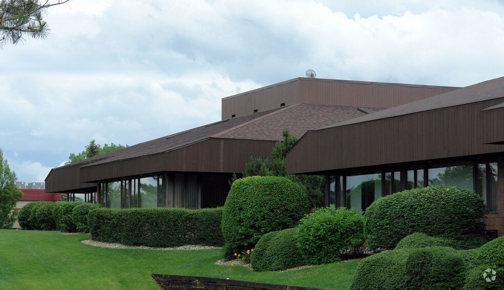 More Photos Of 16W285 83rd St, Burr Ridge Office For Lease