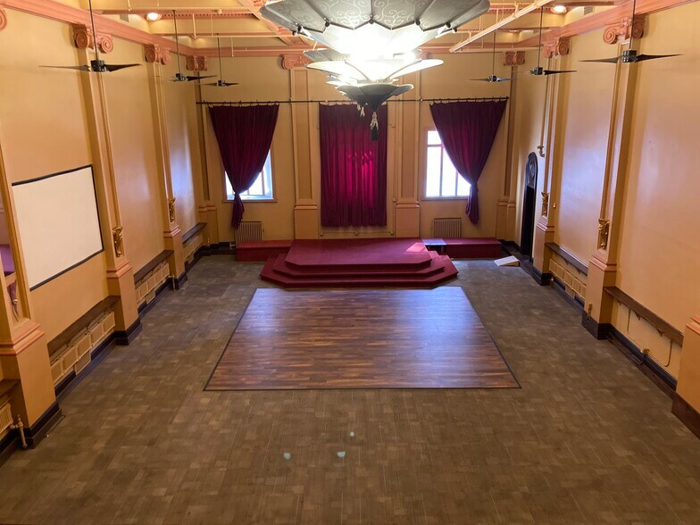 More Photos Of 318-320 Pearl St, Buffalo Storefront Retail Office For Lease