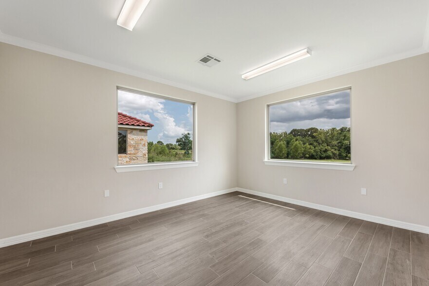 More Photos Of 7070 Knights Ct, Missouri City Office For Lease