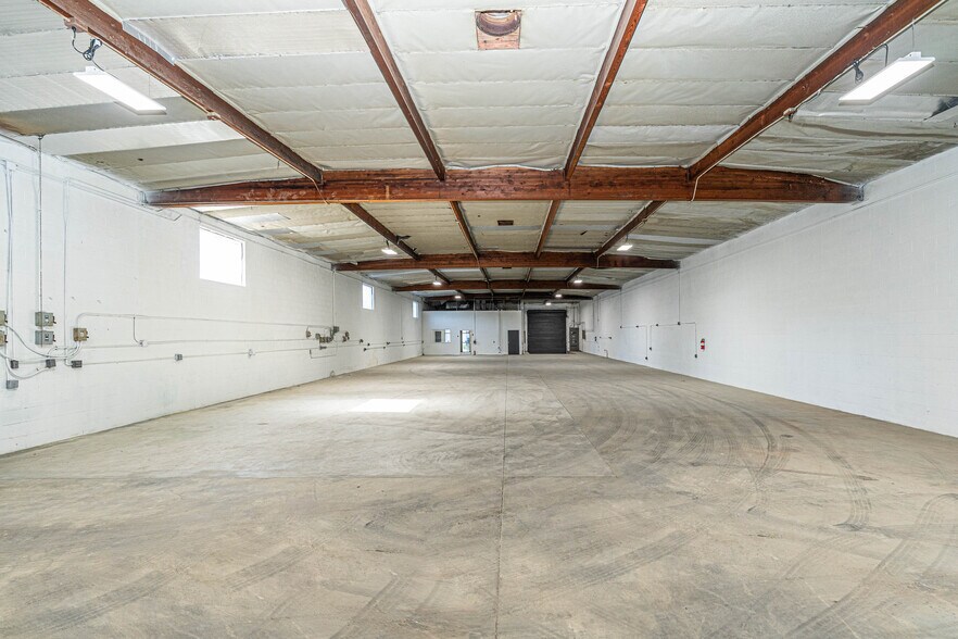 More Photos Of 934 Avila St, Los Angeles Warehouse For Sale