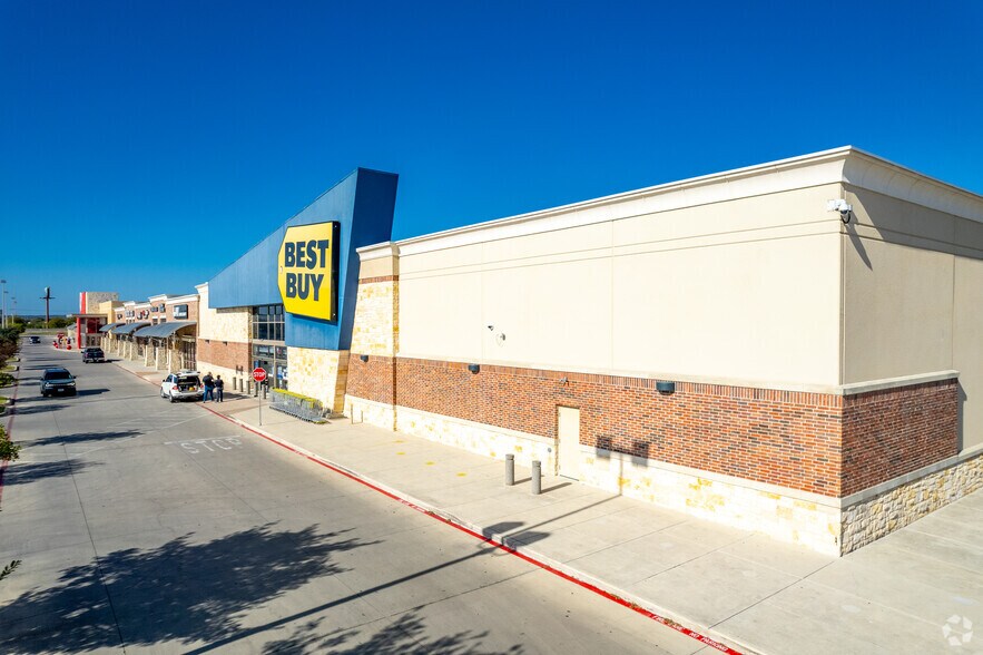 More Photos Of 161 Creekside Way, New Braunfels Unknown For Lease