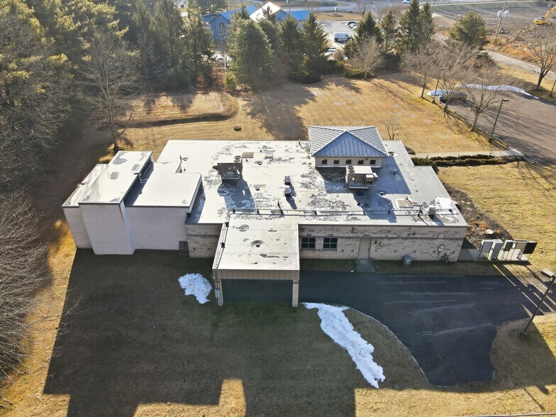 More Photos Of 113 Pocono Dr, Milford Office For Sale