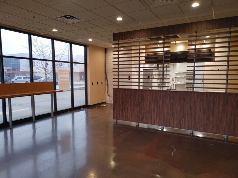More Photos Of 902 Meijer Dr, Champaign Storefront Retail Office For Lease